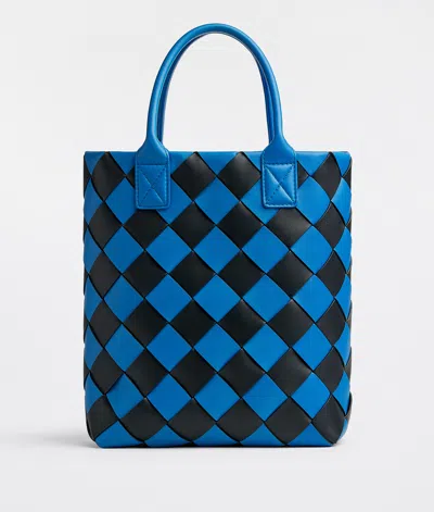 Bottega Veneta Medium Intrecciato Handbag In Blau