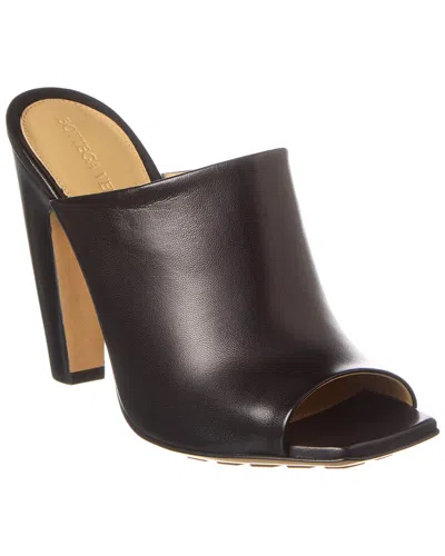 Bottega Veneta Canalazzo Leather Mule In Black