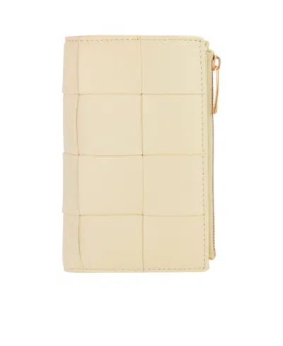 Bottega Veneta Cassette Bi-fold Leather Wallet In Nude