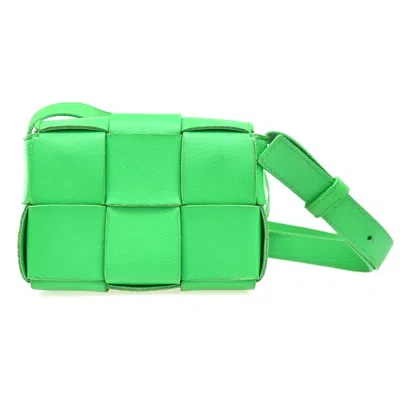 Pre-owned Bottega Veneta Cassette Crossbody Bag Maxi Intrecciato Leather Green Leather Clutche & Pouche Bag (p