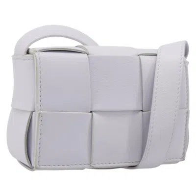 Pre-owned Bottega Veneta Cassette Maxi Intrecciato Leather White Leather Clutche & Pouche Bag ()