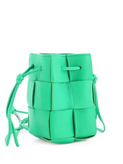 Pre-owned Bottega Veneta Cassette Maxi Intrecciato Plisse Leather Small Bucket Bag In Green
