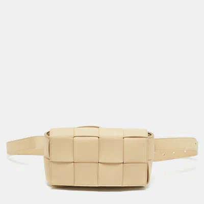 Pre-owned Bottega Veneta Cassette Mini Beige Intrecciato Leather Belt Bag In Sand