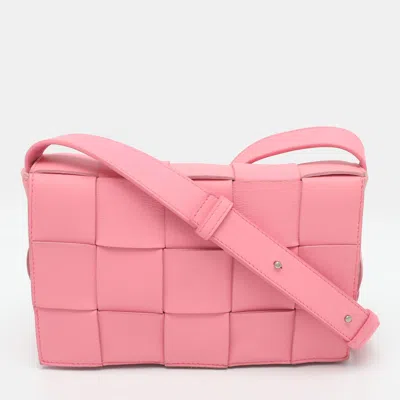 Pre-owned Bottega Veneta Cassette Pink Intrecciato Leather Shoulder Bag