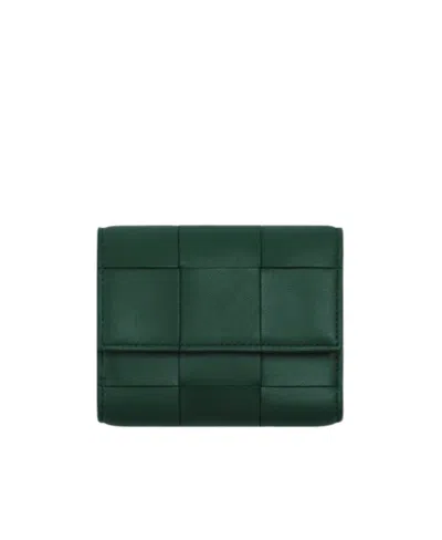 Bottega Veneta Cassette Tri-fold Zip Leather Wallet In Green