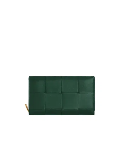 Bottega Veneta Cassette Zip Around Wallet In Emerald Green