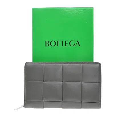 Pre-owned Bottega Veneta Cassette Zip Around Wallet Maxi Intrecciato Leather Gray Leather Wallets Accessory (p