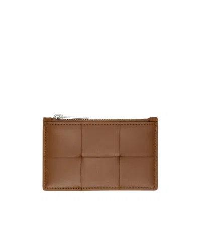 Bottega Veneta Cassette Zippered Card Package In Brown