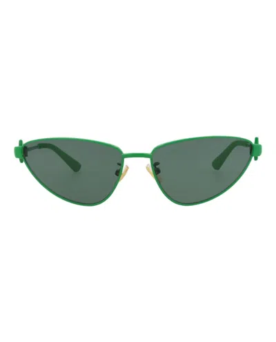 Bottega Veneta Cat Eye-frame Metal Sunglasses In Green