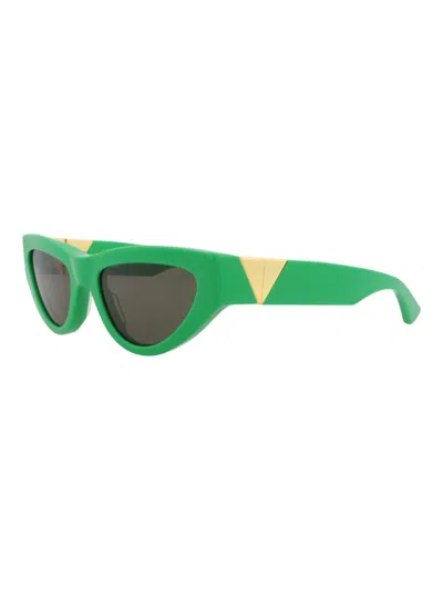 Bottega Veneta Cat Eye Mini Women's Sunglasses In Black