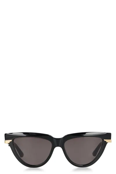 Bottega Veneta Cat-eye Sunglasses In Black