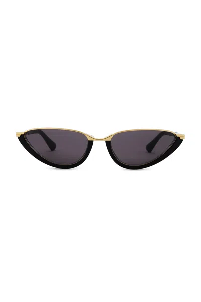 Bottega Veneta Cat Eye Sunglasses In Black & Grey