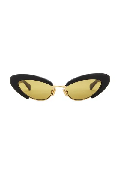 Bottega Veneta Cat Eye Sunglasses In Black & Yellow