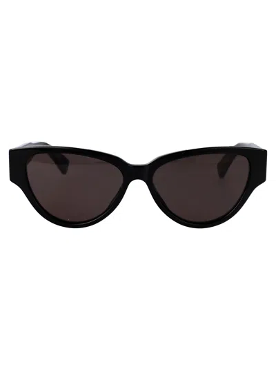 Bottega Veneta Cat Eye Sunglasses Bv1319 S 001 In Black