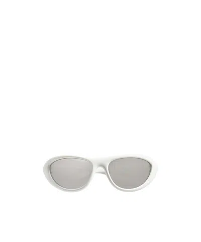 Bottega Veneta Eyewear Curve Sporty Cat Eye Frame Sunglasses In Gray