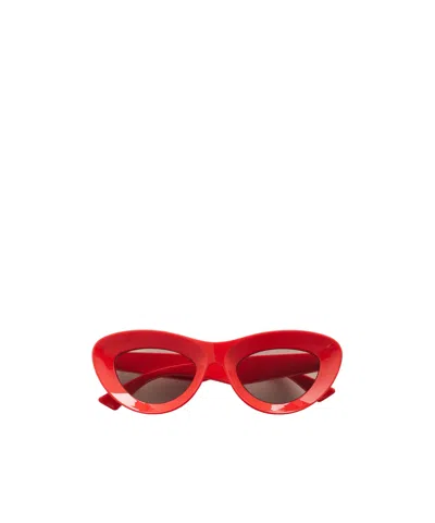 Bottega Veneta Sharp Cat Eye Sunglasses In Red