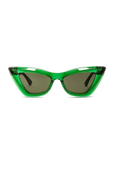 Bottega Veneta Cat Eye Sunglasses Shiny Transparent Btv Green