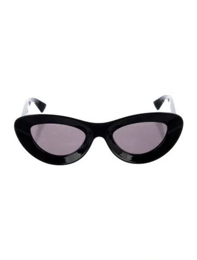 Pre-owned Bottega Veneta Cat-eye Mirrored Sunglasses In Black