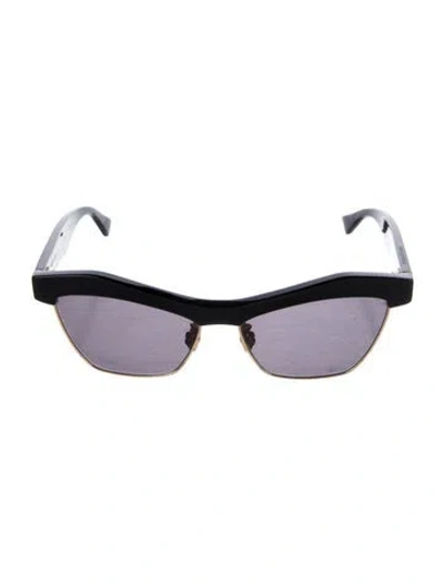 Pre-owned Bottega Veneta Cat-eye Tinted Sunglasses In Black