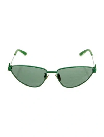 Pre-owned Bottega Veneta Cat-eye Tinted Sunglasses In Green