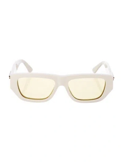 Pre-owned Bottega Veneta Cat-eye Tinted Sunglasses In Neutral