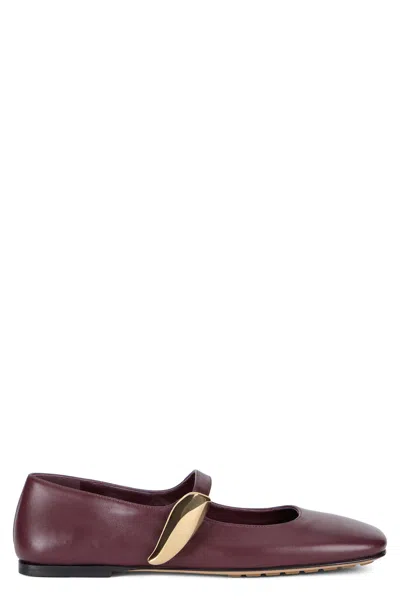 Bottega Veneta Charlotte Ballet Flats In Smooth Leather In Brown
