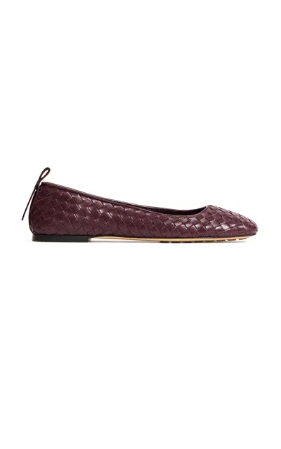 Bottega Veneta Charlotte Intrecciato Leather Ballerina Flats In Burgundy