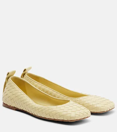 Bottega Veneta Charlotte Leather Ballerinas In Yellow