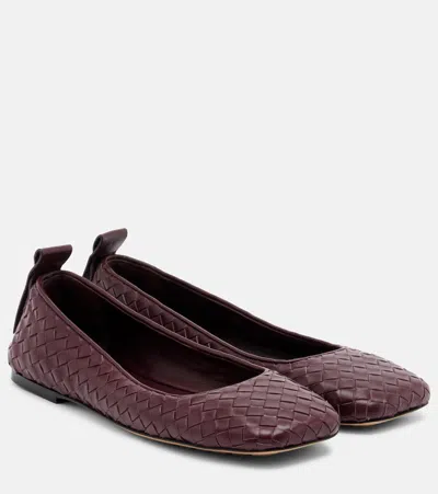 Bottega Veneta Charlotte Intrecciato Leather Ballerina Flats In Burgundy