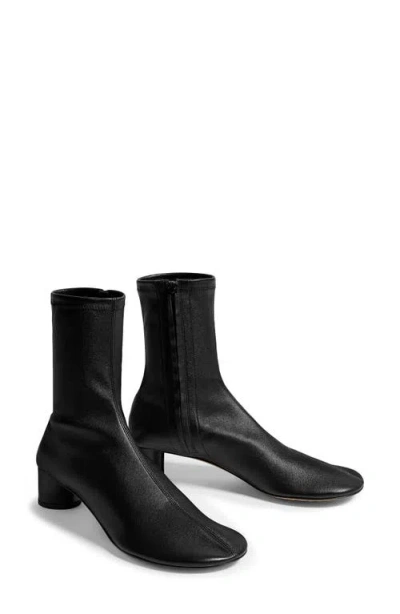 Bottega Veneta Cherry Leather Ankle Boots In Black