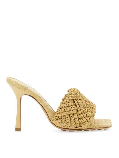 Bottega Veneta Lido Mules In Marrón
