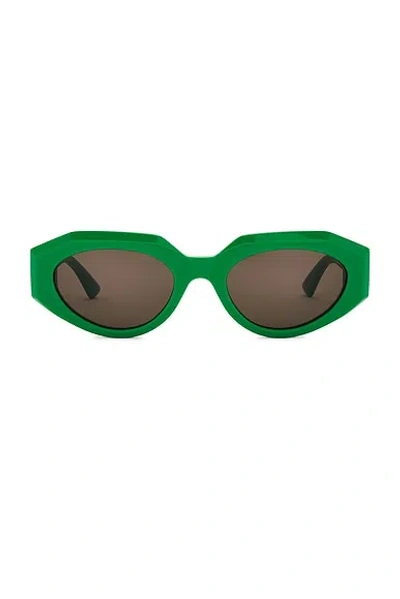 Bottega Veneta Classic Ribbon Oval Sunglasses In Shiny Green