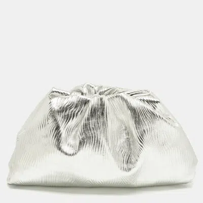 Pre-owned Bottega Veneta Classic The Pouch Silver Embossed Leather Clutch