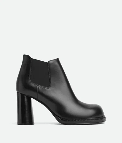 Bottega Veneta Cliff Chelsea Boots In Black
