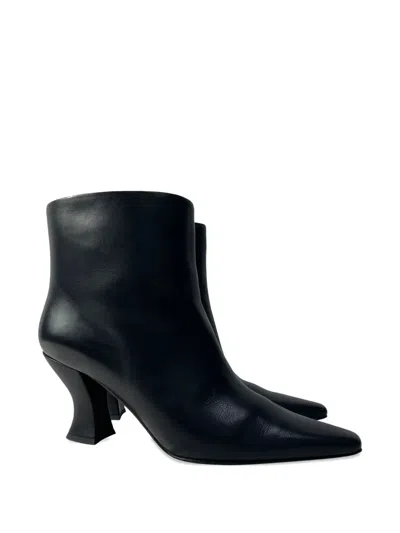 Pre-owned Bottega Veneta Cloud Pointed-toe Ankle Boots In Black