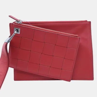 Pre-owned Bottega Veneta Clutch In Red