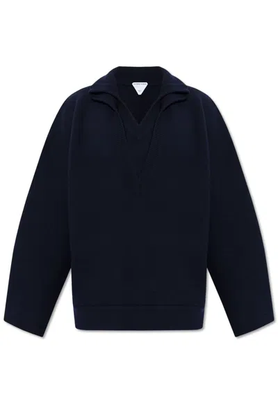 Bottega Veneta Mens Compact Double-v-neck Relaxed-fit Wool Jumper Navy