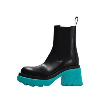 Bottega Veneta Contrast Sole Platform Ankle Boots In Black