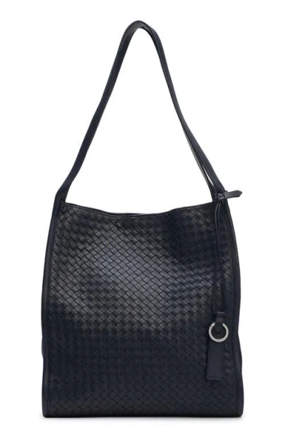 Bottega Veneta Corriere Intrecciato Leather Tote In Black