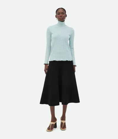 Bottega Veneta Oberteil Aus Karierter Baumwolle In Celeste Chalk