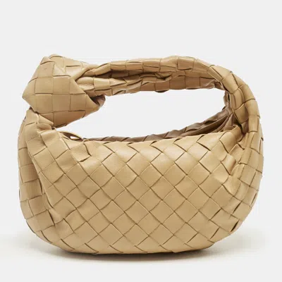 Pre-owned Bottega Veneta Cream Intrecciato Leather Mini Bv Jodie Hobo In Sand