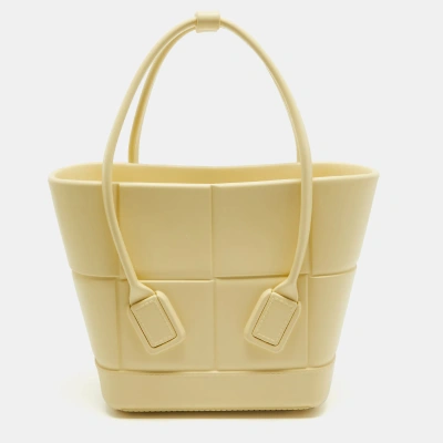 Pre-owned Bottega Veneta Cream Rubber Mini Arco Tote