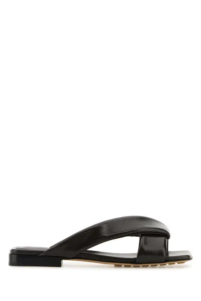 BOTTEGA VENETA DARK BROWN LEATHER RIVA SLIPPERS