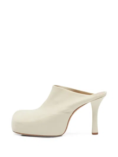 Pre-owned Bottega Veneta Dot Leather Heeled Mules In Neutral