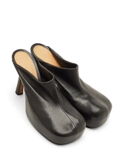 Pre-owned Bottega Veneta Dot Square Toe Mules In Black