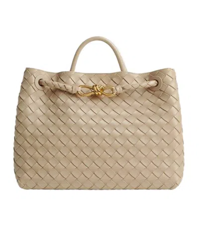 Bottega Veneta Drawstring Shoulder Bag In Nude