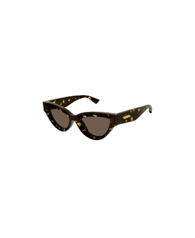 Bottega Veneta Edgy Cat-eye Sunglasses In Black