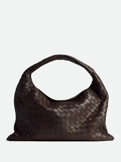 Bottega Veneta Elegant Mini Bag With Magnetic Flap Closure - Height 21 Cm, Width 46 Cm, Depth 10 Cm In Brown