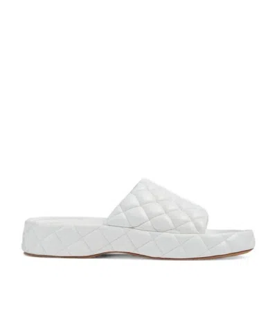 Bottega Veneta Emblem Sewing Cool Mop In White