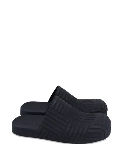 Pre-owned Bottega Veneta Embossed Slider Mules In Black